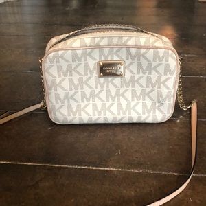 Michael Kors Jet Set Cross Body Bag